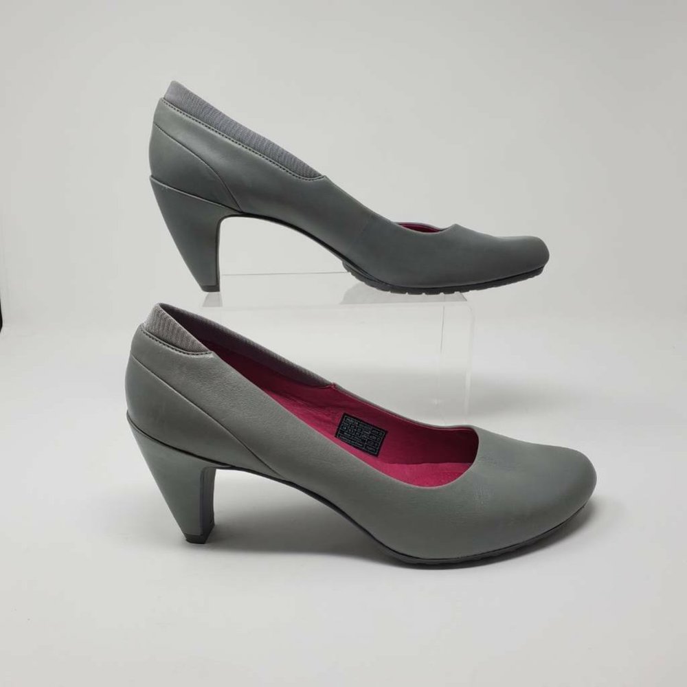 Tsubo Womens Classic Pump Heels Shoes Gray Leather